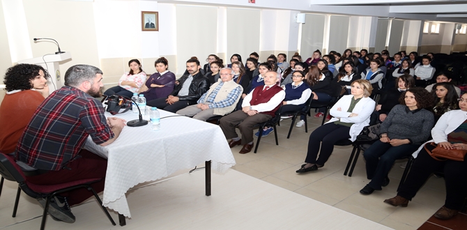 Çorum’da “Kadın Objektifinden Foto Muhabirliği” Söyleşisi