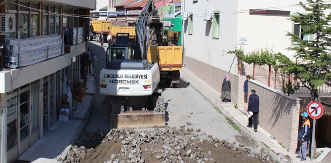 Sungurlu Belediyesi’nden Yol Çalışması