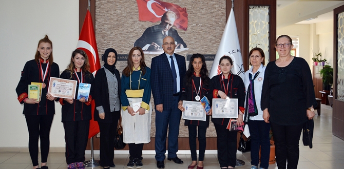 Yöresel Yemek Yarışmasında Ödülle Döndüler