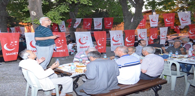Sahabelerin Yanında İftar Yemeği