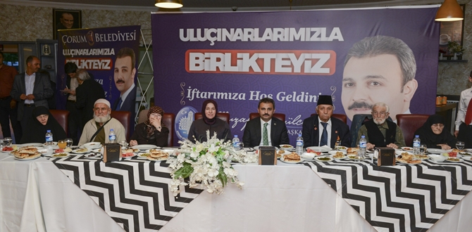 Belediye’den “Ulu Çınarlarımızla Birlikteyiz” İftarı