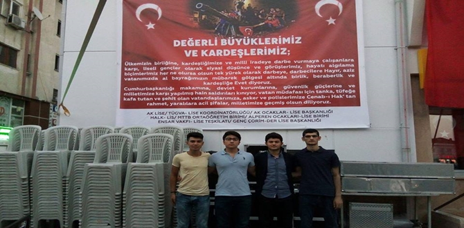 Liseliler Darbe Girişimini Kınadı