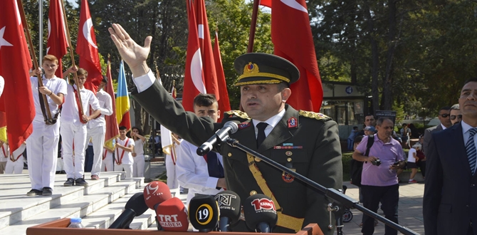 Komutan, 15 Temmuz Şehitlerini Anarken Gözyaşlarını Tutamadı