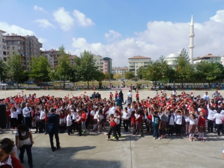 FSM İlkokul Öğrencileri 15 Temmuz Şehitlerini Andı