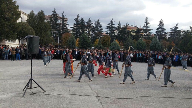 Halk Oyunları Ekibi Alkış Aldı