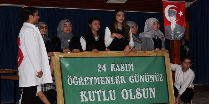 Öğretmenler Günü Coşku İçinde Kutlandı