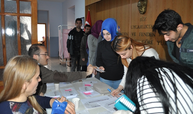 Sungurlu Meslek Yüksekokulunda Seçim Heyecanı