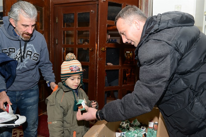 Belediye, 35 Bin Kutu Lokum Dağıttı