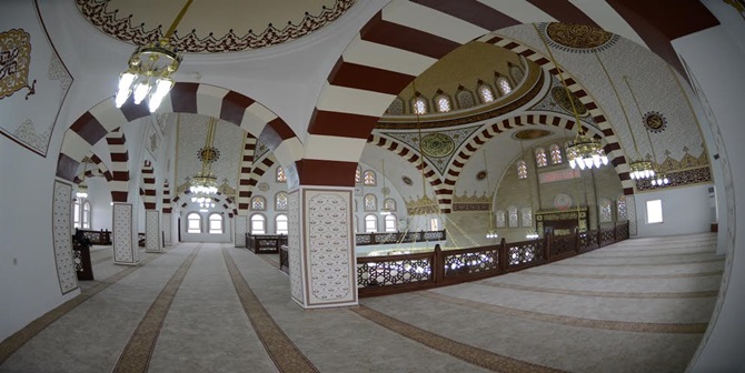 Hz. İbrahim Camii Göz Kamaştırıyor