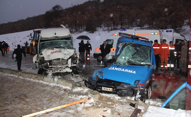 Çorum’da Korkunç Kaza; 2 Şehit, 10 Yaralı