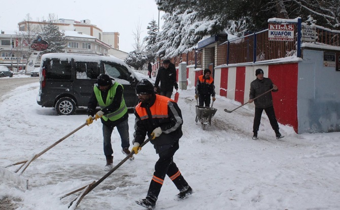 Sungurlu Belediyesi’nden Kar Mesaisi