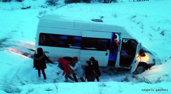 Öğrenci Servisi Şarampole Devrildi