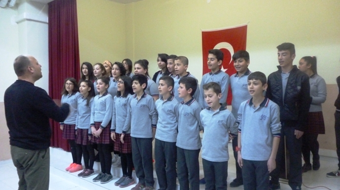 Öğrencilerden Duygulandıran Program