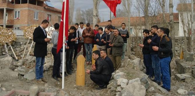 Maza Köyü Gençlerinden Şehitlere Vefa