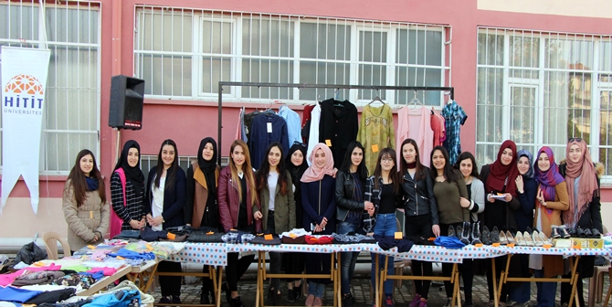 Öğrencilerden Şehit Yakınları İçin Kermes