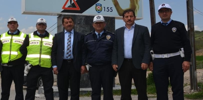 Polis Sürücülere Leblebi Dağıttı