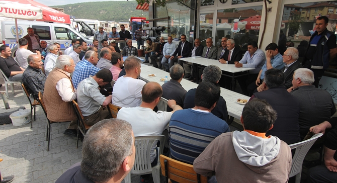 Başkan Karataş, Kent Park Alanındaki Esnafı Dinledi