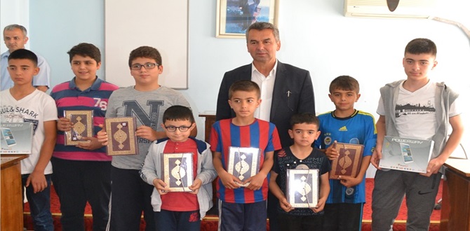 Gençler Namaza Teşvik Edildi