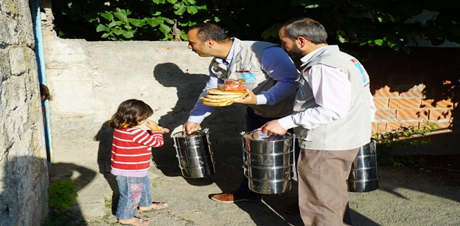 Beşir Derneği İhtiyaç Sahiplerini Sevindiriyor