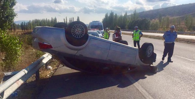 Sürücü Otomobili Ters Yatırdı