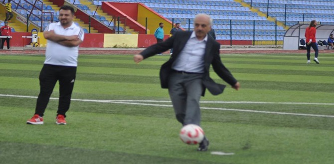 Futbolculara Penaltı Dersi Verdi