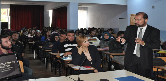 Kariyere Ulaşmanın Yolları Anlatıldı