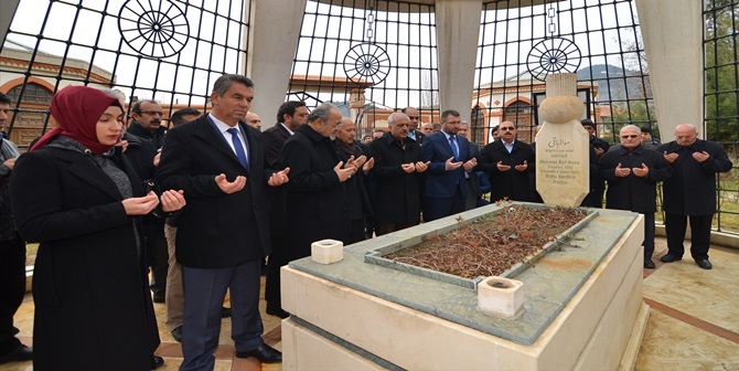 Atıf Hoca Ölüm Yıl Dönümünde Anıldı