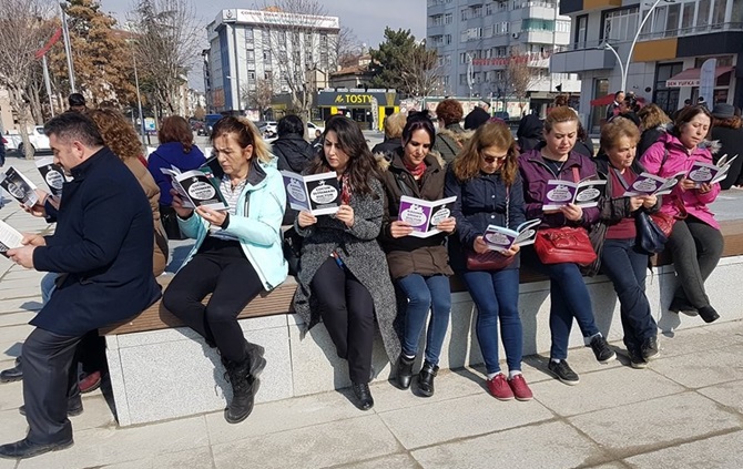 Çocuk İstismarını Protesto Ettiler