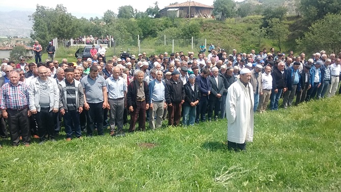 Kene Kurbanı Toprağa Verildi