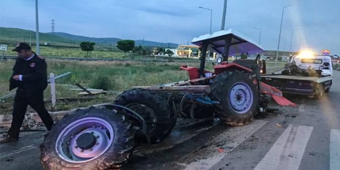 Traktör İkiye Bölündü : 4 Yaralı