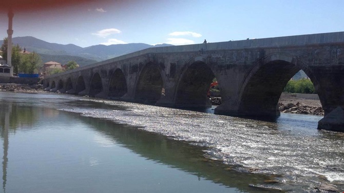 Koyunbaba Köprüsü Tamamlanmak Üzere