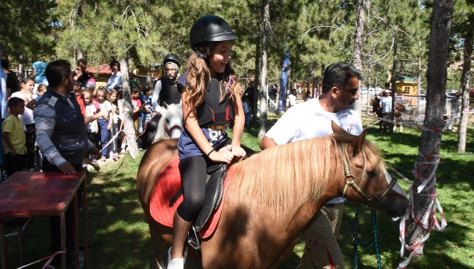 Çocuklar Gönüllerince Eğlendi