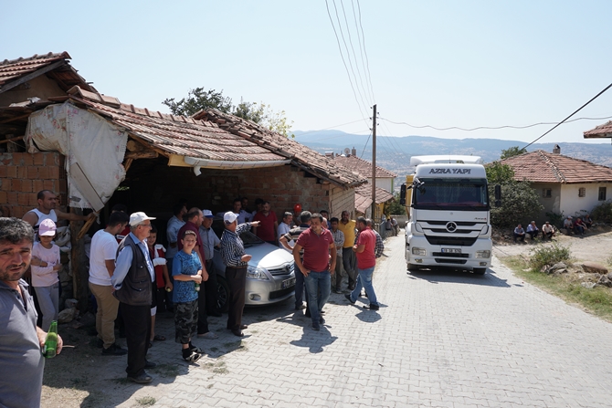 Akören’de Köylülerden Kamyonlarına Tepki