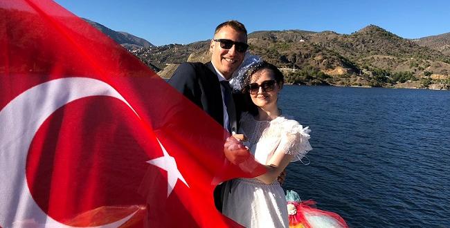 Özel Bir Günde Özel Nikah