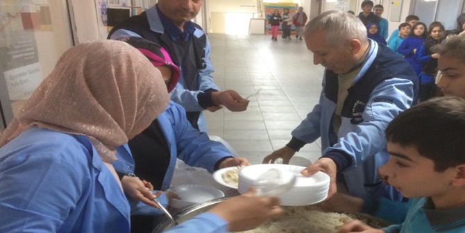 Yıldırım Beyazıt’ta Öğrencilere Kandil Pilavı