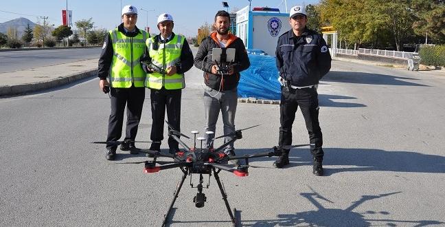 “Drone” yi Gören Kemerini Taktı