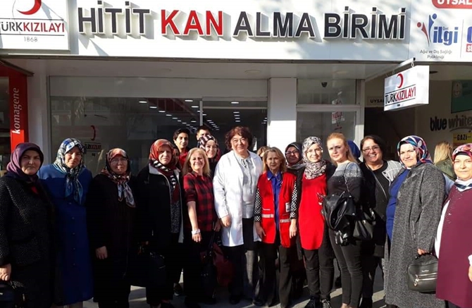 MHP’li Kadınlardan Kan Bağışı