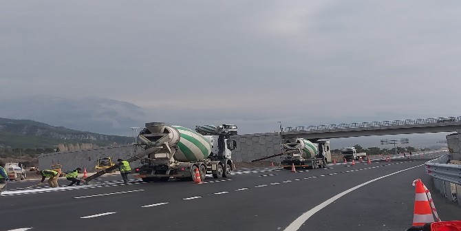 Üst Geçit Trafiğe Açıldı