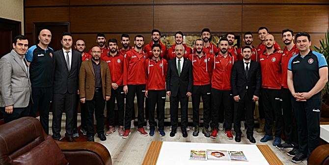 Voleybol Takımından Başkan Gül’e Ziyaret