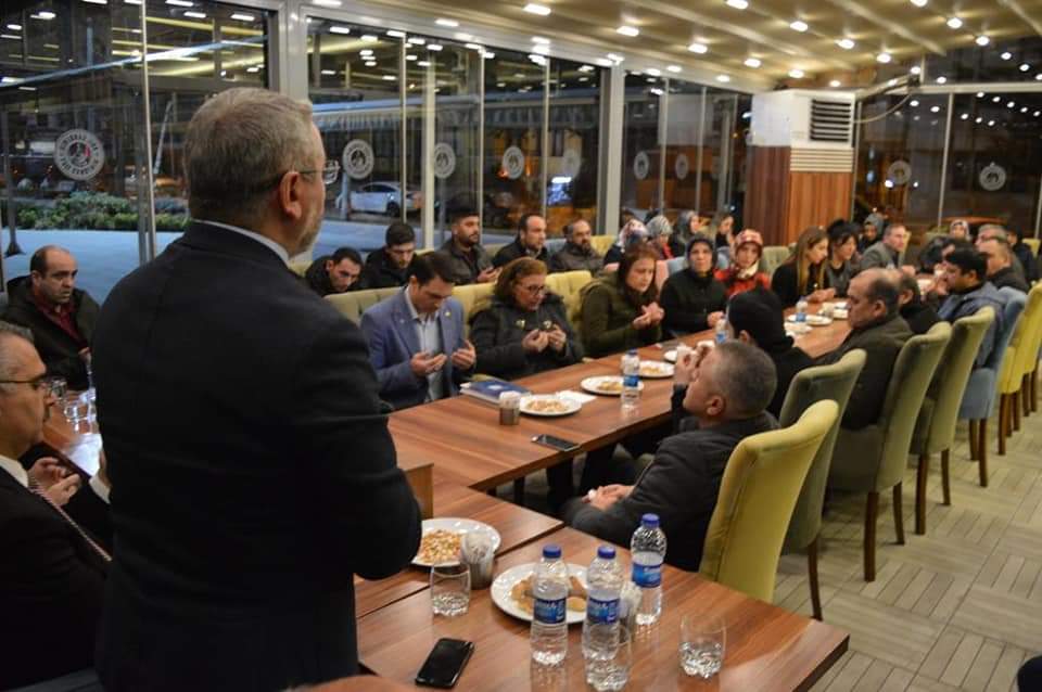 Kent Meydanına Millet Kıraathanesi Yapacak