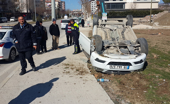 Takla Atan Otomobilin Sürücüsü Yaralandı