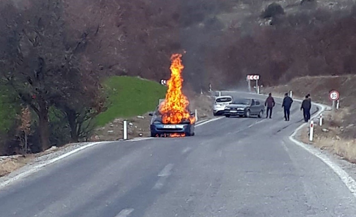 Seyir Halindeyken Birden Alev Aldı