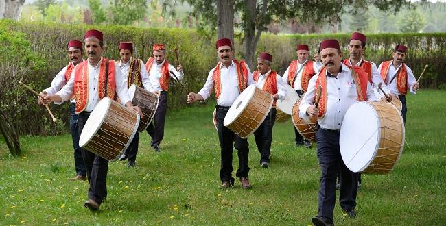 Sahura Mehter Marşıyla Kaldıracaklar