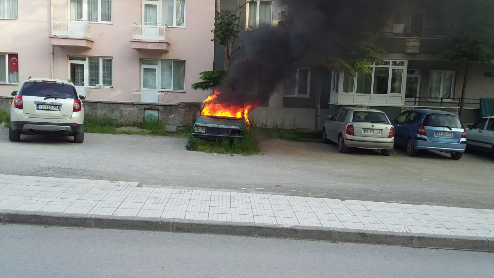 Park Halindeki Araç Yandı