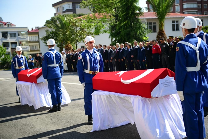 Şehit Askerler İçin Tören Düzenlendi