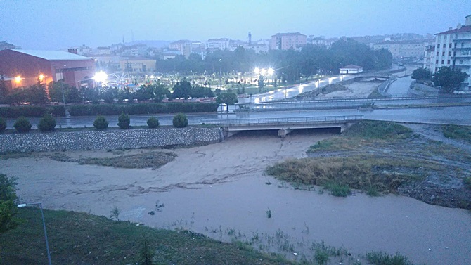 Sungurlu’da Çaylar Taşma Noktasına Geldi