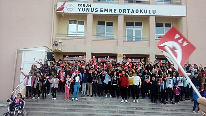 Yunus Emre’de Cumhuriyet Coşkusu