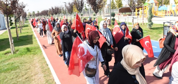 Kadınlar’dan Barış Pınarı Harekatına Destek