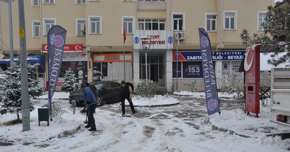 Bayat Belediyesi’nden Kar Mücadelesine Devam