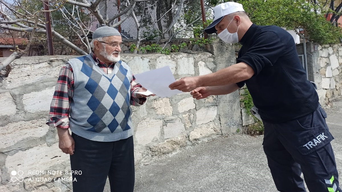 Mustafa Amca Bin Lira Bağış Yaptı